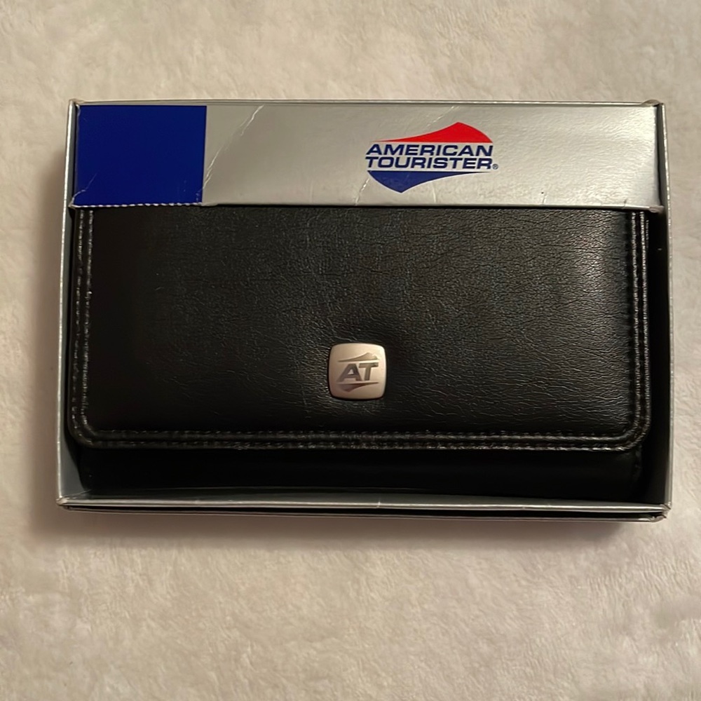 American Tourister wallet with box.